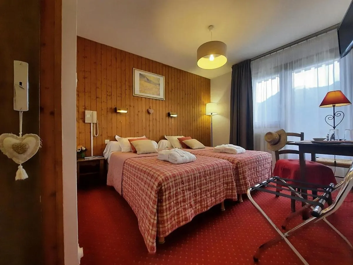**  Hotel Les Triolets Chatel France